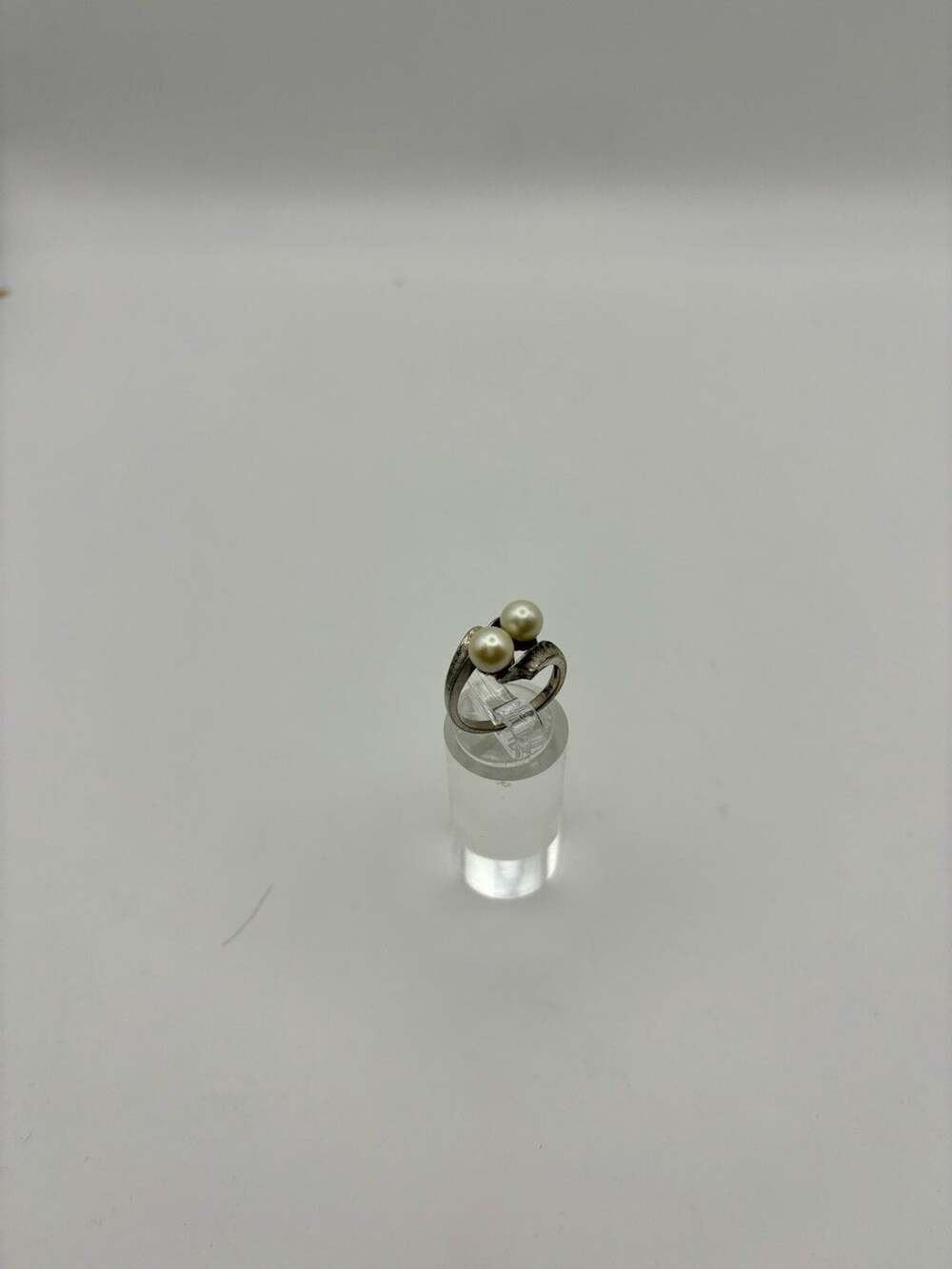 Vintage 10k Solid White Gold Double Pearl Ring – 3.4 Grams, Size 6